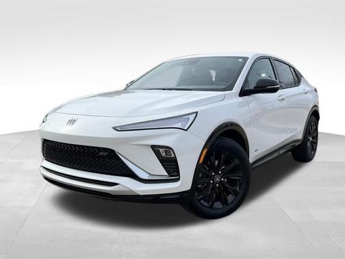 Summit White 2025 Buick Envista Sport Touring FWD