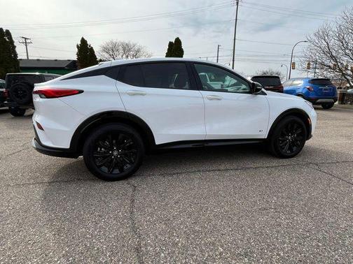 Summit White 2025 Buick Envista Sport Touring FWD