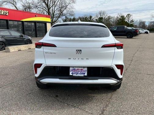 Summit White 2025 Buick Envista Sport Touring FWD