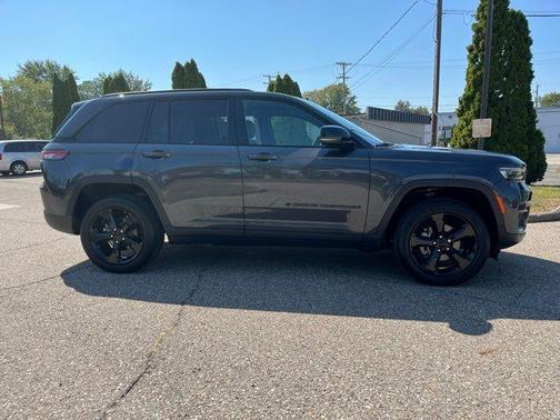 2024 Jeep Grand Cherokee Altitude