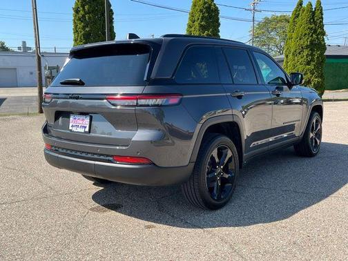 2024 Jeep Grand Cherokee Altitude