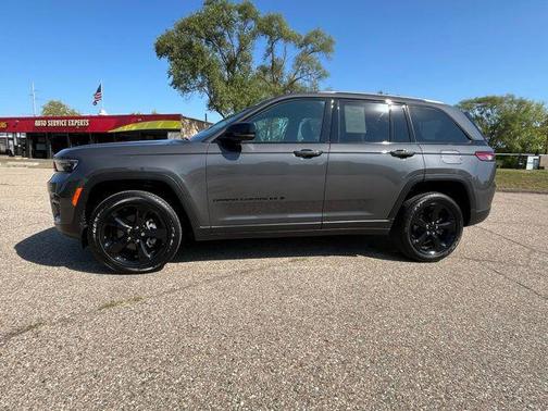 2024 Jeep Grand Cherokee Altitude