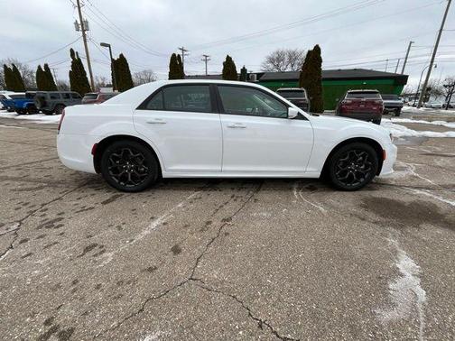 2023 Chrysler 300 Touring