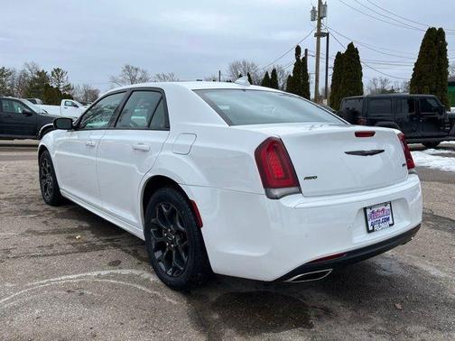 2023 Chrysler 300 Touring