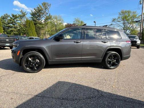 Baltic Gray Metallic Clearcoat 2022 Jeep Grand Cherokee L Altitude