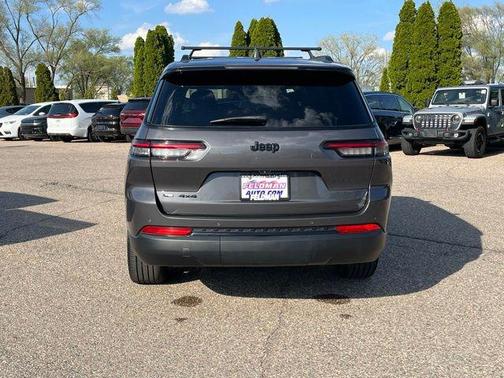 Baltic Gray Metallic Clearcoat 2022 Jeep Grand Cherokee L Altitude