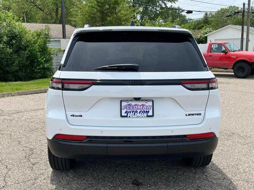 Bright White Clearcoat 2023 Jeep Grand Cherokee Limited
