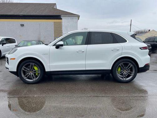 2024 Porsche Cayenne E-Hybrid S