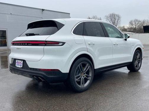 2024 Porsche Cayenne E-Hybrid S