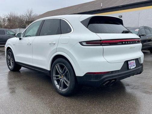 2024 Porsche Cayenne E-Hybrid S