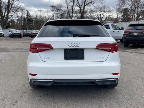 2017 Audi A3 e-tron 1.4T Premium