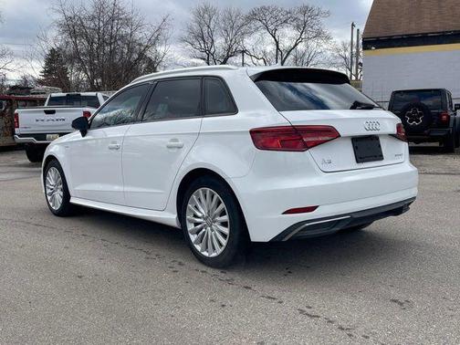 2017 Audi A3 e-tron 1.4T Premium