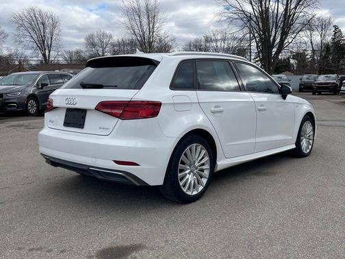 2017 Audi A3 e-tron 1.4T Premium