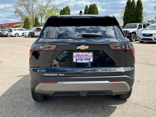 Mosaic Black Metallic 2026 Chevrolet Equinox 1LT
