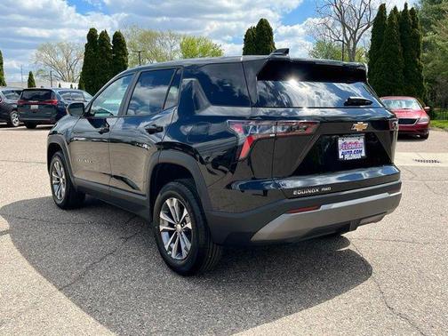 Mosaic Black Metallic 2026 Chevrolet Equinox 1LT