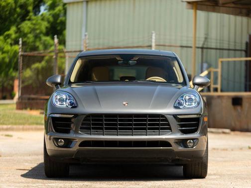 Agate Gray Metallic 2016 Porsche Macan Macan Sport Edition