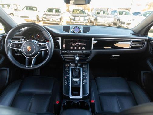 2020 Porsche Macan Sport Utility 4D