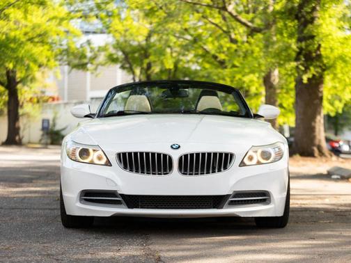 Alpine White 2009 BMW Z4 sDrive35i