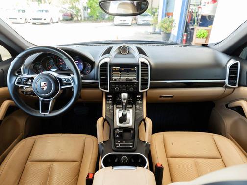 Black 2016 Porsche Cayenne Cayenne