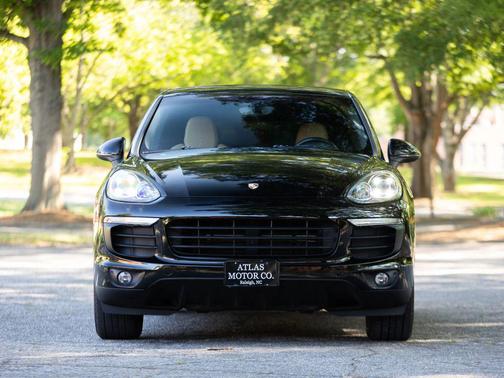 Black 2016 Porsche Cayenne Cayenne