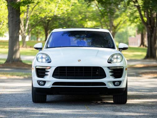 White 2016 Porsche Macan Macan Sport Edition