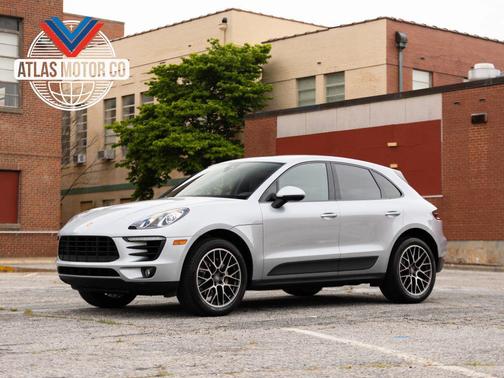 Rhodium Silver Metallic 2018 Porsche Macan Macan Sport Edition