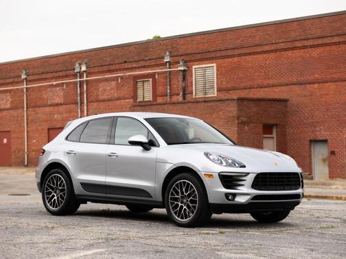Rhodium Silver Metallic 2018 Porsche Macan Macan Sport Edition