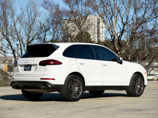 2017 Porsche Cayenne Platinum Edition
