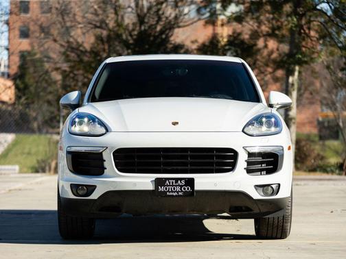 2017 Porsche Cayenne Platinum Edition