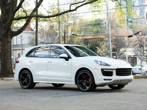White 2017 Porsche Cayenne GTS