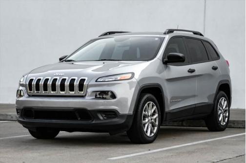 Photo 4 of 53 of 2016 Jeep Cherokee Sport