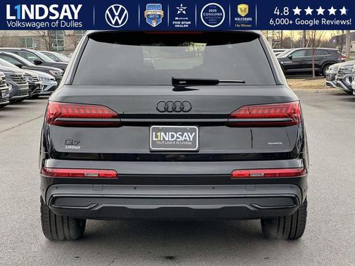 2022 Audi Q7 45 Premium Plus