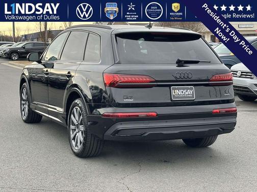 2022 Audi Q7 45 Premium Plus