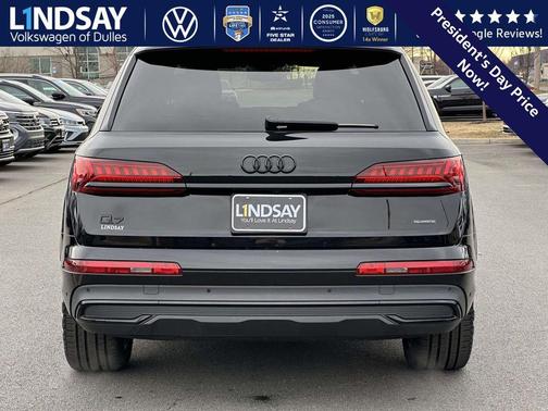 2022 Audi Q7 45 Premium Plus