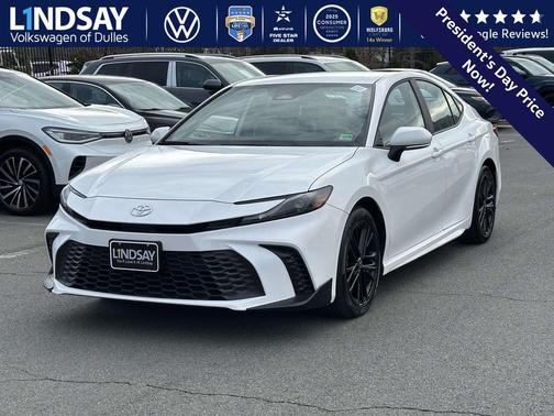 2025 Toyota Camry SE