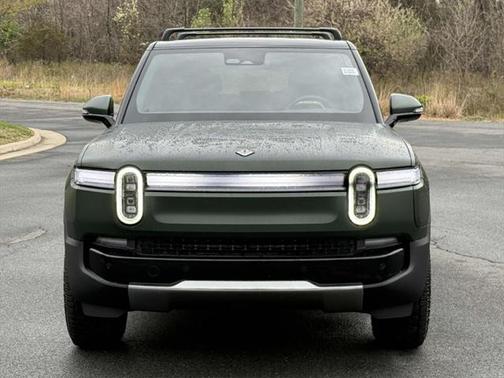 2025 Rivian R1S Adventure