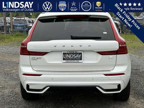 2023 Volvo XC60 Recharge Plug-In Hybrid T8 Ultimate Dark Theme