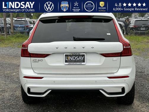 2023 Volvo XC60 Recharge Plug-In Hybrid T8 Ultimate Dark Theme
