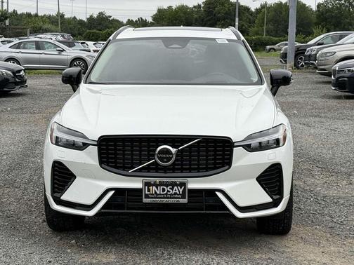 2023 Volvo XC60 Recharge Plug-In Hybrid T8 Ultimate Dark Theme
