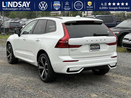 2023 Volvo XC60 Recharge Plug-In Hybrid T8 Ultimate Dark Theme