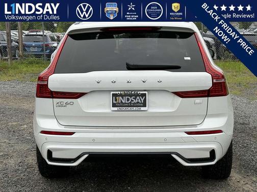 2023 Volvo XC60 Recharge Plug-In Hybrid T8 Ultimate Dark Theme