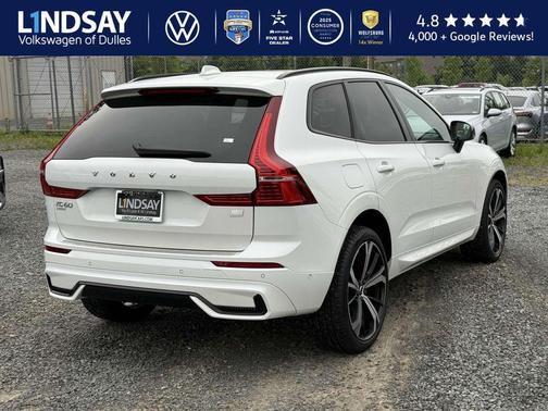 2023 Volvo XC60 Recharge Plug-In Hybrid T8 Ultimate Dark Theme