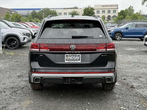 2025 Volkswagen Atlas 2.0T Peak Edition