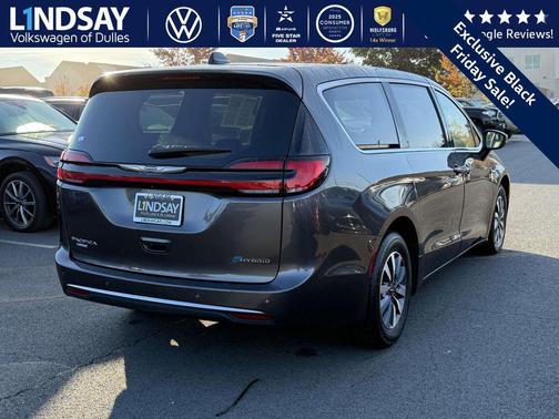 2023 Chrysler Pacifica Hybrid Touring L