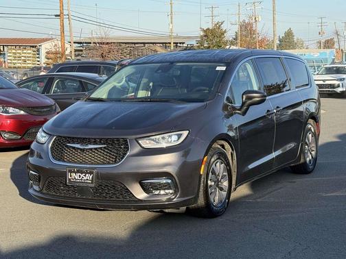 2023 Chrysler Pacifica Hybrid Touring L