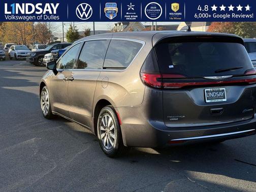2023 Chrysler Pacifica Hybrid Touring L