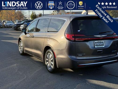 2023 Chrysler Pacifica Hybrid Touring L