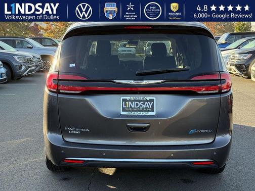 2023 Chrysler Pacifica Hybrid Touring L