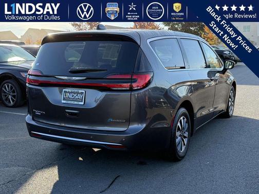2023 Chrysler Pacifica Hybrid Touring L