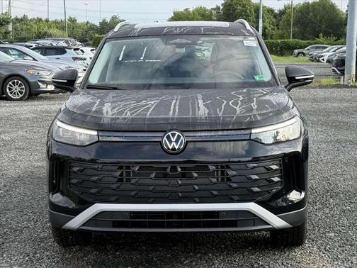 2025 Volkswagen Tiguan 2.0T SE 4MOTION